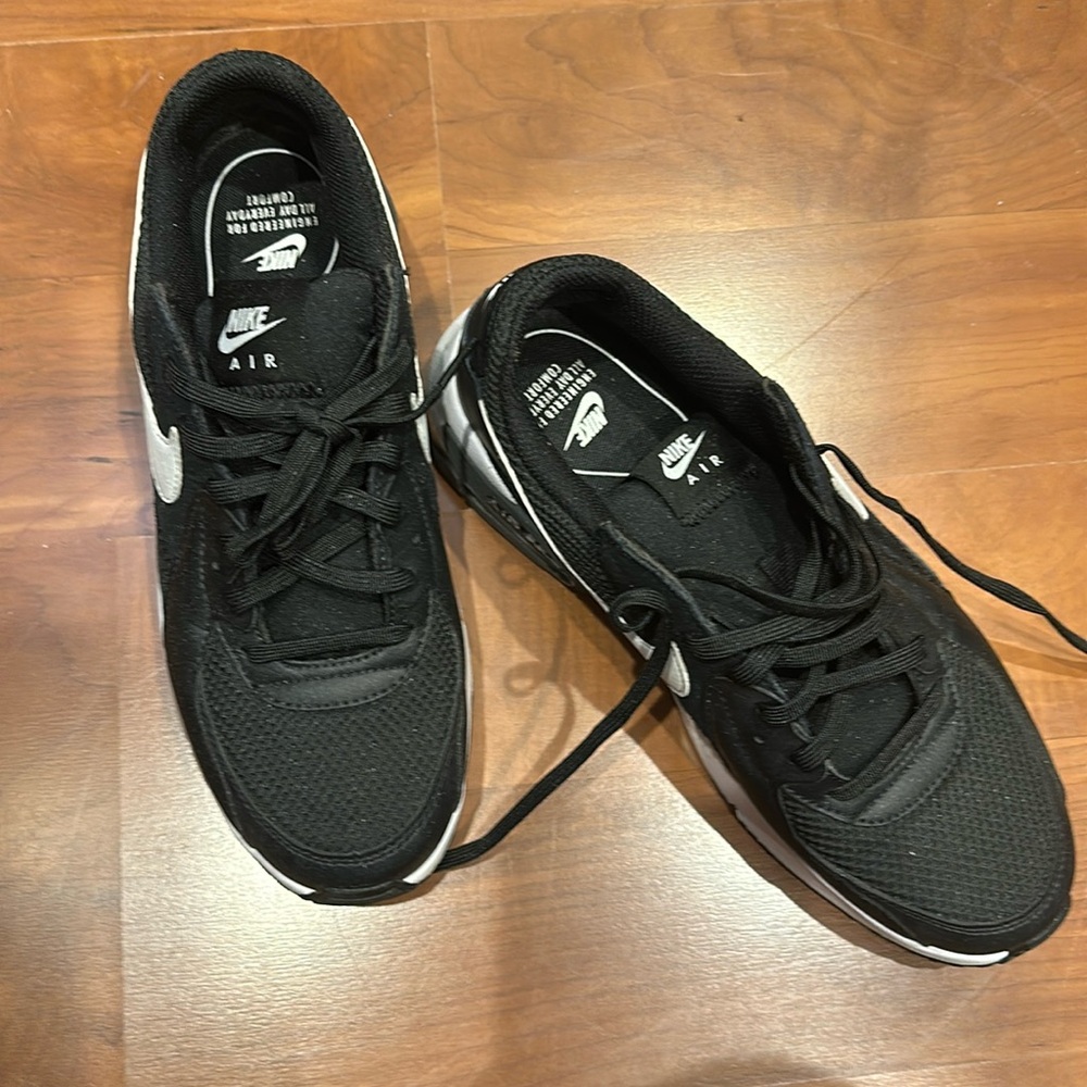 Nike Air Women’s Black and white sneakers, great shape! 8.5